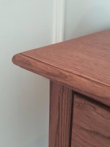 Armchair Có Tay Vịn Hay Ghế Ăn Thông Thường? Cách Chọn Ghế Đúng Cho Từng Vị Trí