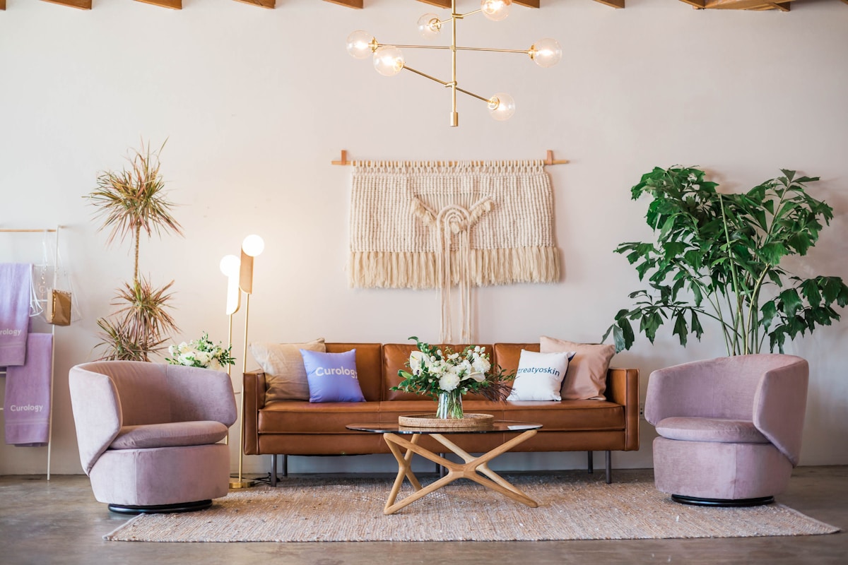 Bộ bàn ăn gỗ kết hợp ghế mid-century